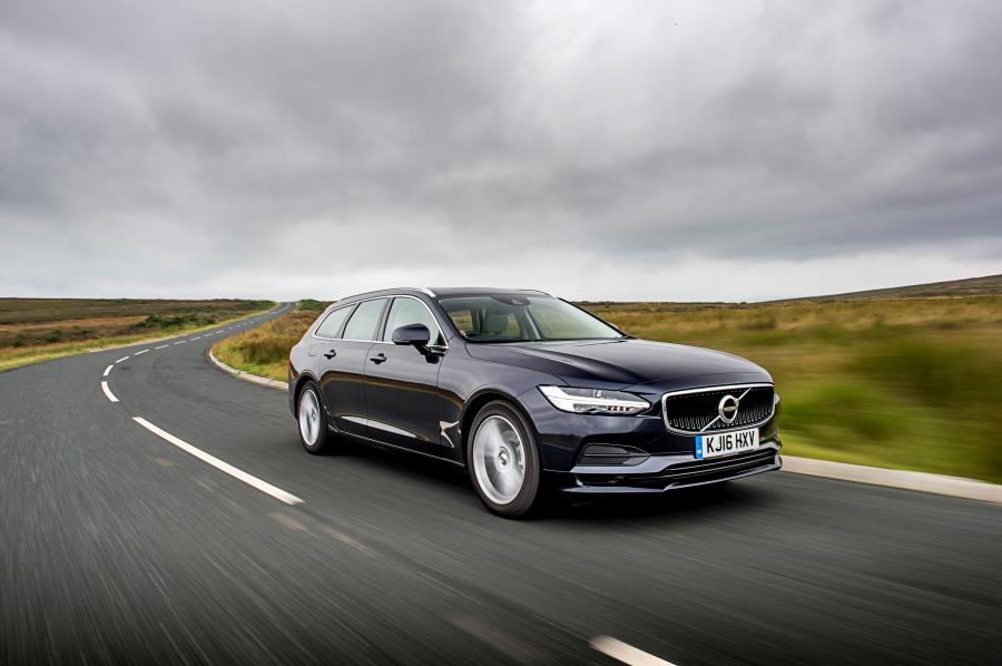  Volvo V90 D4 Momentum 2016 года  (UK) (фото 13 из 21)